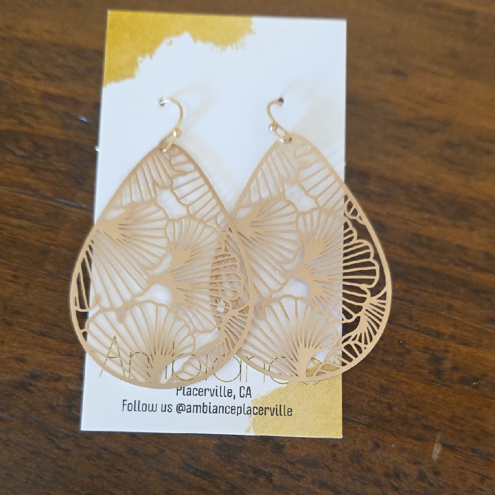Gold Teardrop Filigree Earrings